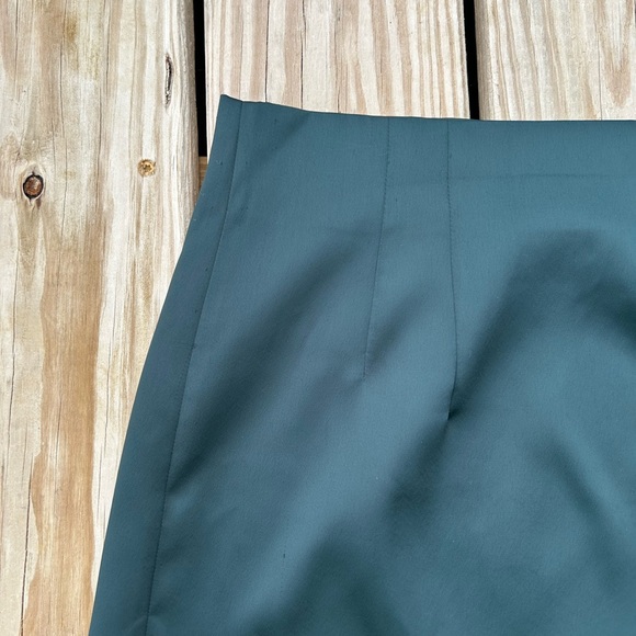 Zara Womens XL Dark Green Satin Mini Skirt Asymmetrical Blogger Fave - Picture 2 of 12